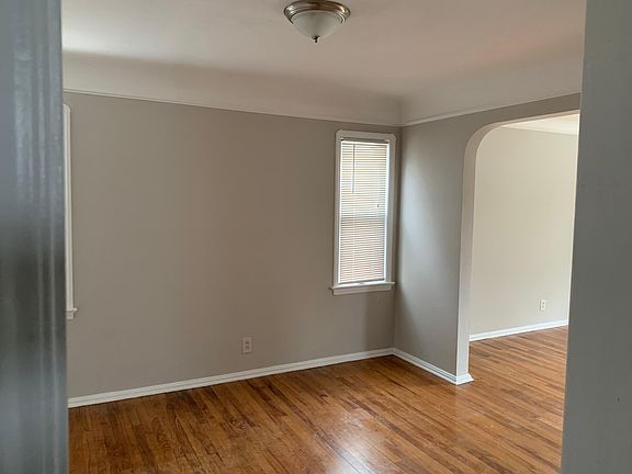 2nd image of 4523 Wellington Ave