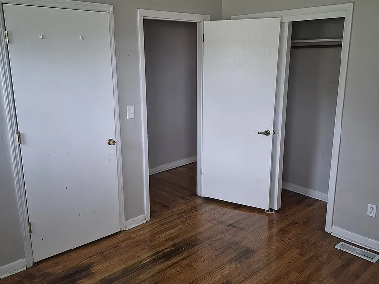 closet in bedroom
