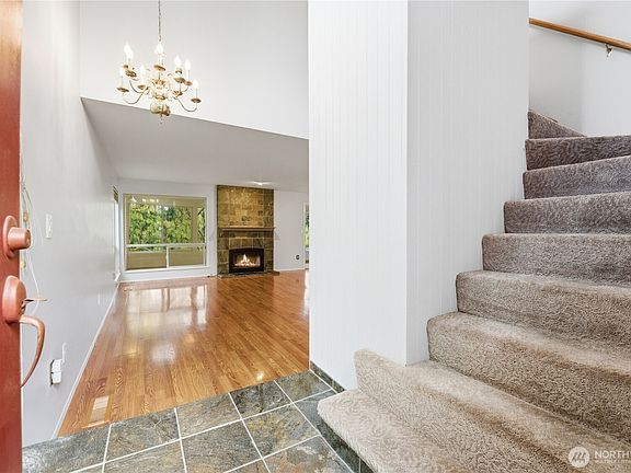 5th image of 7631 Zircon Drive SW