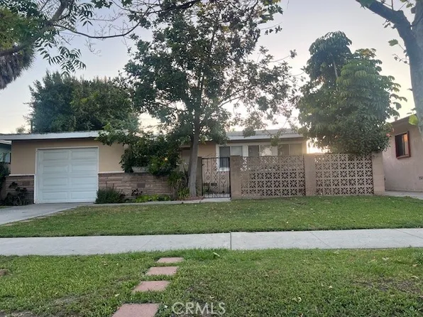 2829 Iroquois Ave, Long Beach, CA 90815