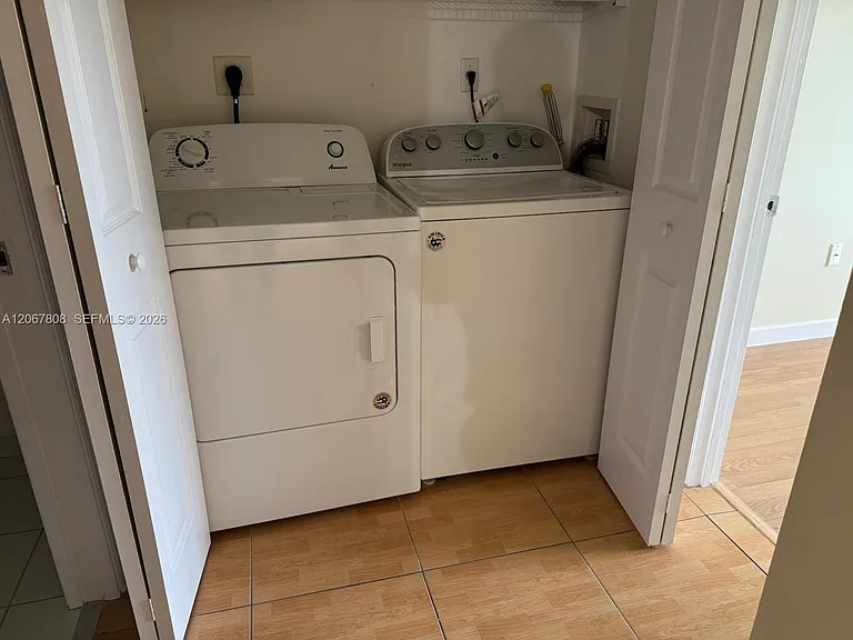 2160 E Preserve Way #305 — Photo 9