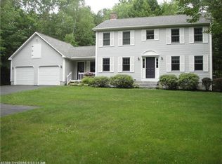 32 Pearl St, Winthrop, ME 04364