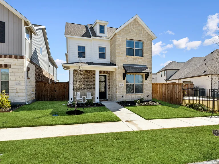 2121 Tolleson Dr — Photo 1