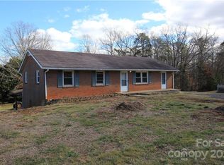 2436 Robinson Rd, Newton, NC 28658