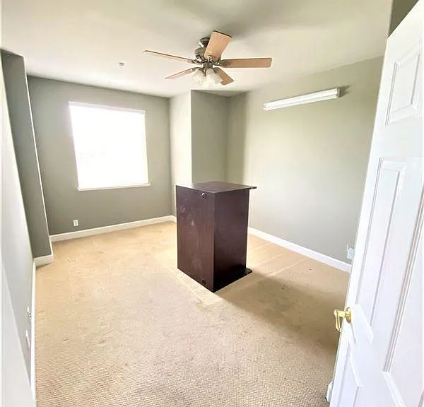 1129 Platinum St — Photo 8
