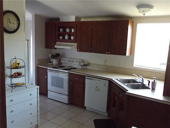 5th image of 475 Lindsey Dr