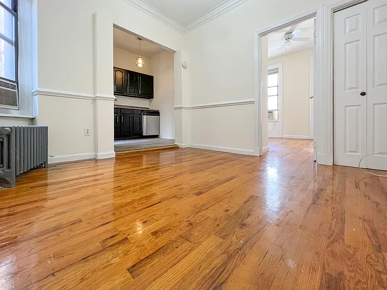 246 E 51st St #16 — Photo 4