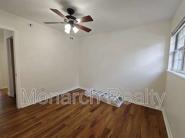 620 SW 10th Ln #4 — Photo 13