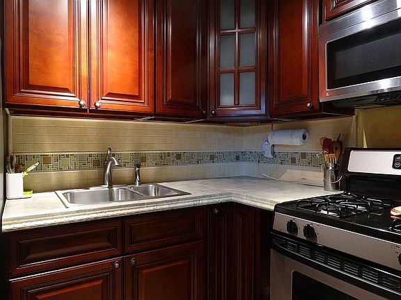 3rd image of 100 E Glenolden Ave APT E21