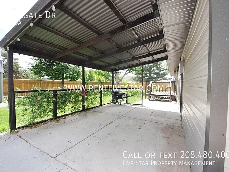 1555 Agate Dr — Photo 23