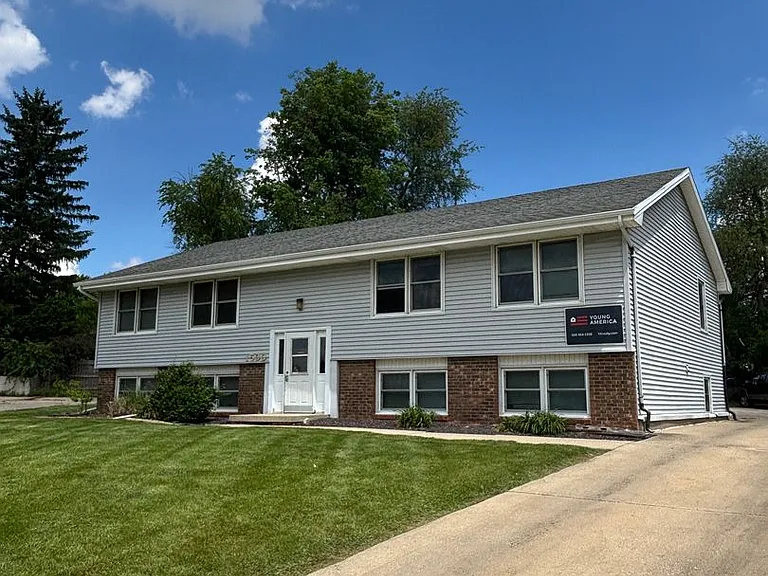 1500 Hancock Dr — Photo 1