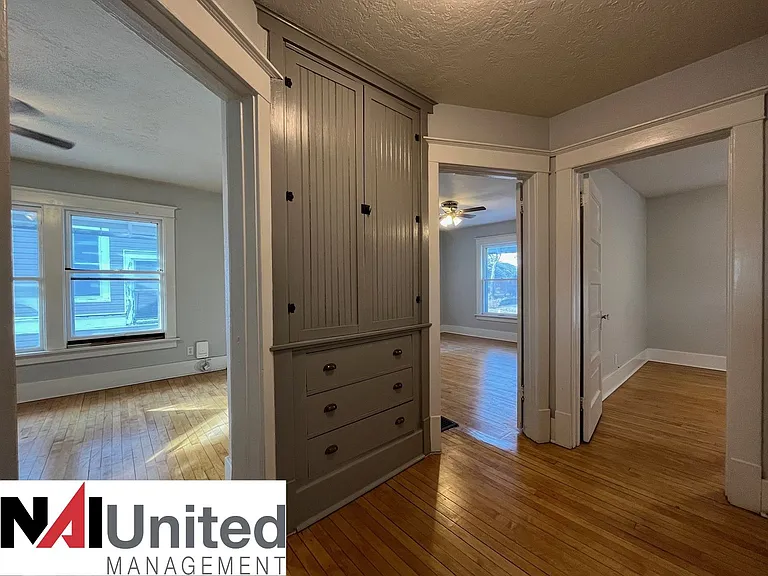 2630 Douglas St — Photo 2