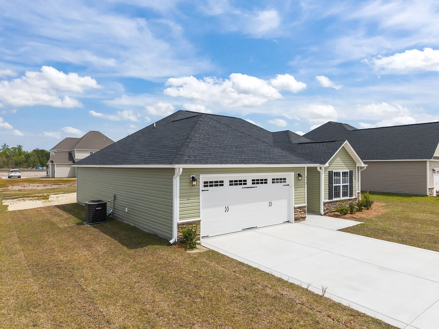 432 Montgomery Drive — Photo 2