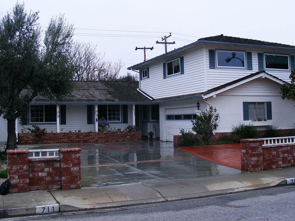711 Fairlane Ave