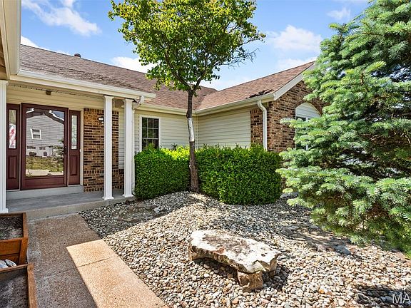 3rd image of 16448 Green Pines Dr