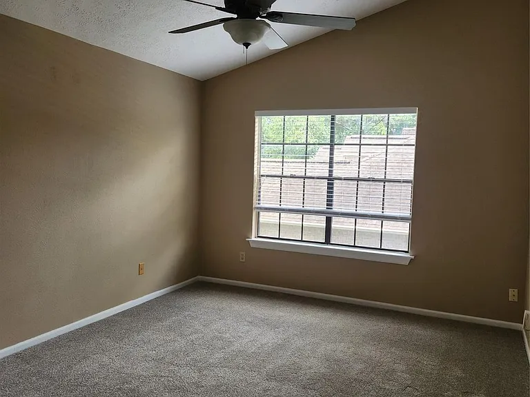 14562 Oak Chase Dr — Photo 11