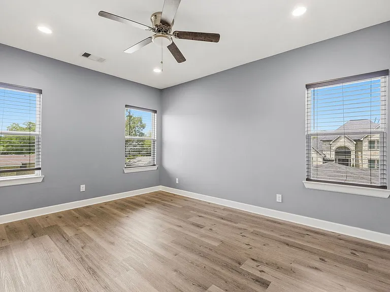 8419 Observatory St — Photo 21