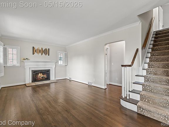 4th image of 317 Wesley St