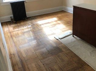 2363 28th St APT 1R, Astoria, NY 11105