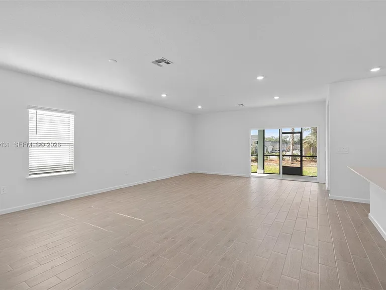8934 SW 69th Ter — Photo 3