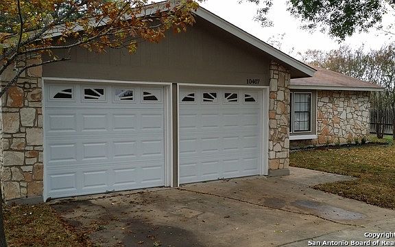 3rd image of 10407 Eagle Fox Dr