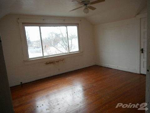 2nd image of 818 Gondert Ave