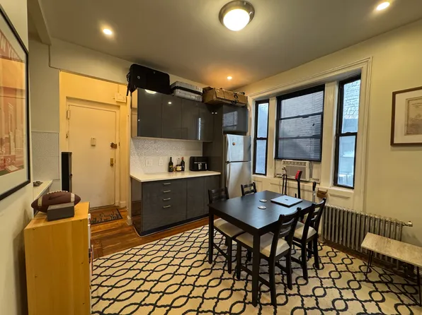 139 East 30th Street image 11 of 13