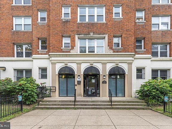 2nd image of 1458 Columbia Rd NW APT 105