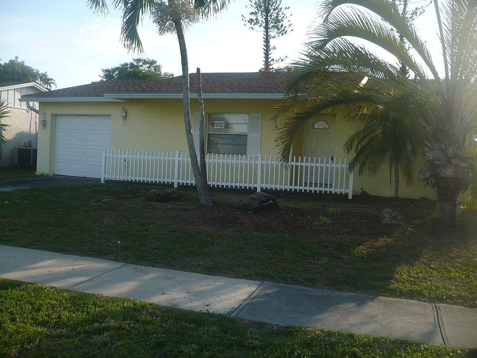 1st image of 311 SW 78th Ave