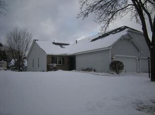 2679 Lake Court Cir, Mounds View, MN 55112