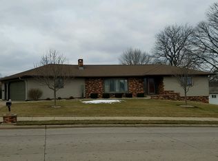 737 7th Ave SE, Le Mars, IA 51031