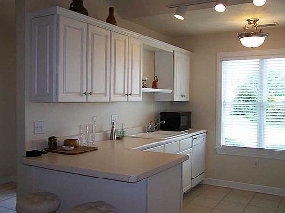 2nd image of 218 Glacier Dr
