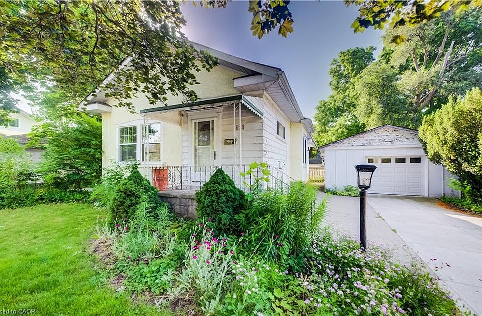 1st image of 111 Pinewood Ave
