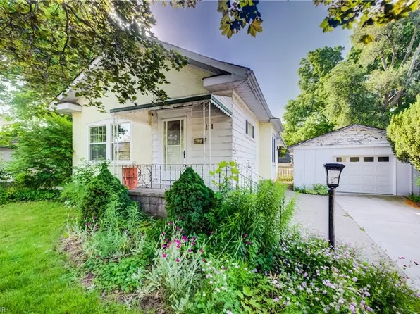 111 Pinewood Ave, Cambridge, ON N3H 2M3