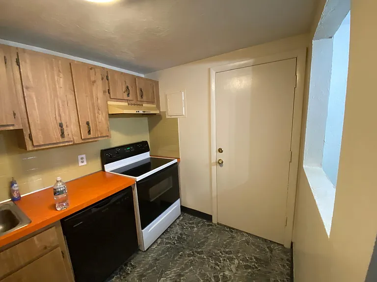 20 Erick Rd #20B — Photo 3