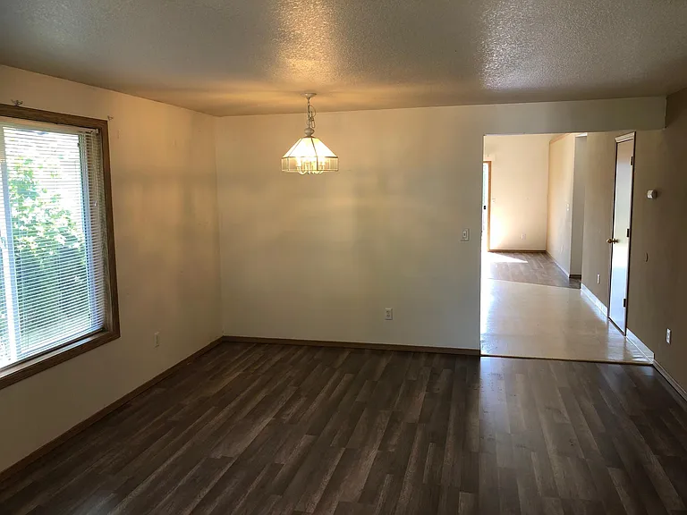 2912 NE Delancey Ct — Photo 15