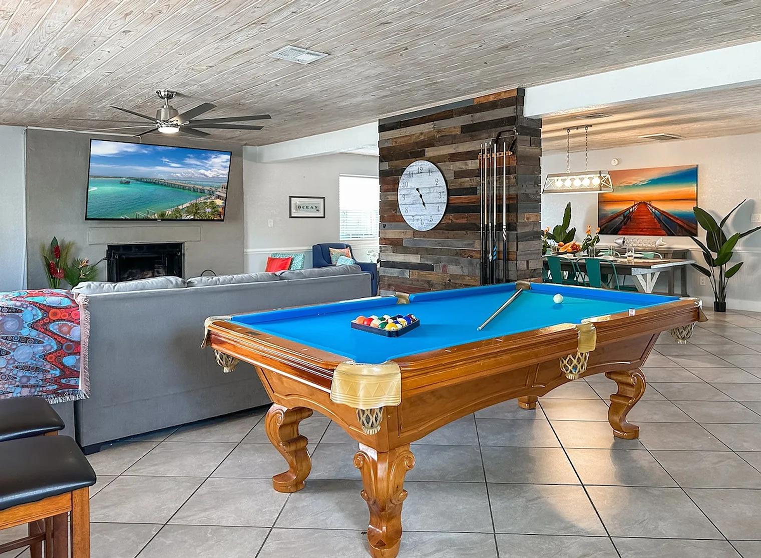 6 bed, 4.0 bath, 3110 sqft, $8,455 — Photo 3