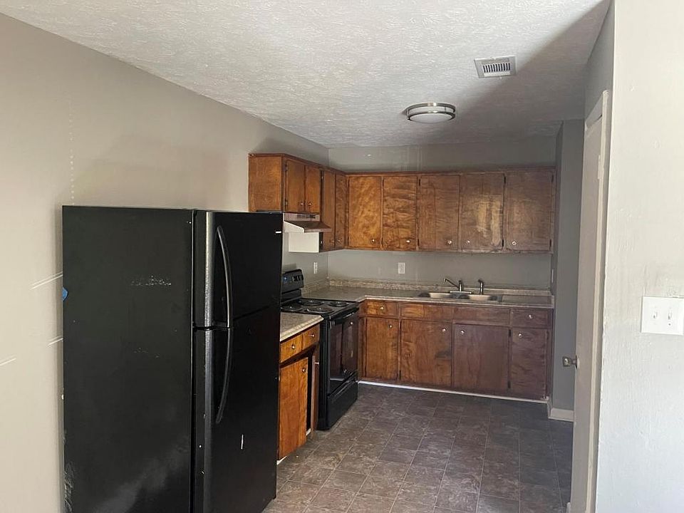 2nd image of 654 Chelsea Dr