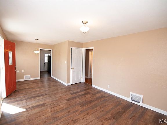 3rd image of 10 Belwood Rd