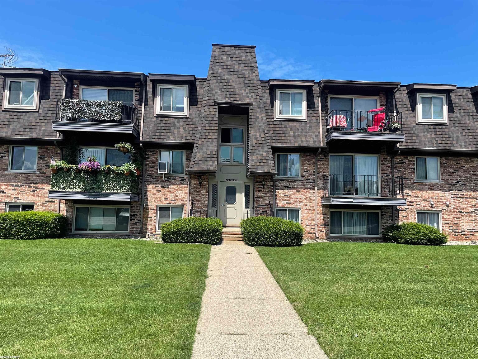 421 Riviera Dr, Saint Clair Shores, MI 48080 Zillow