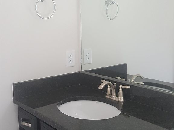 4th image of 7526 Station Dr
