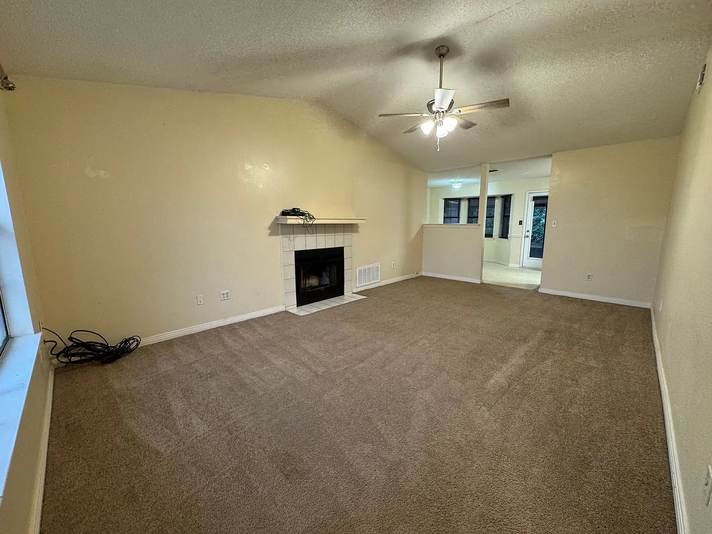 Pensacola - Amberwood - 3 bedroom, 2 bathroom — Photo 2