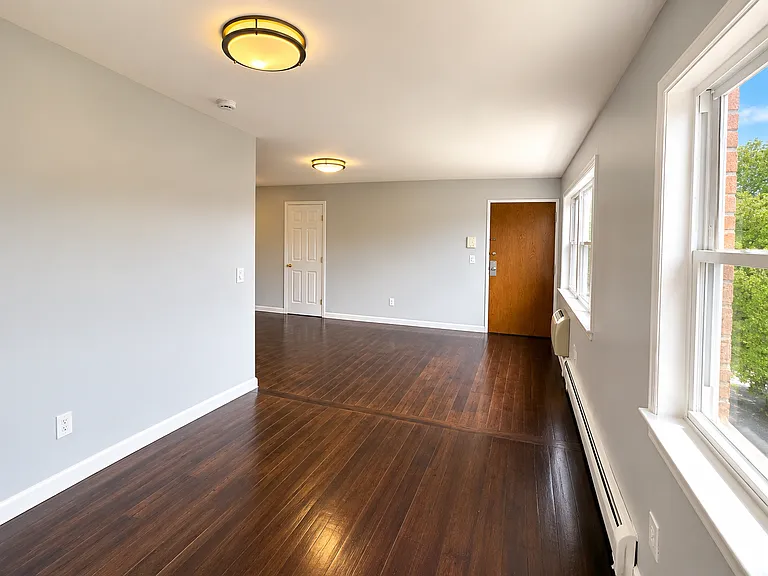 452 Harding Pl #6B — Photo 2