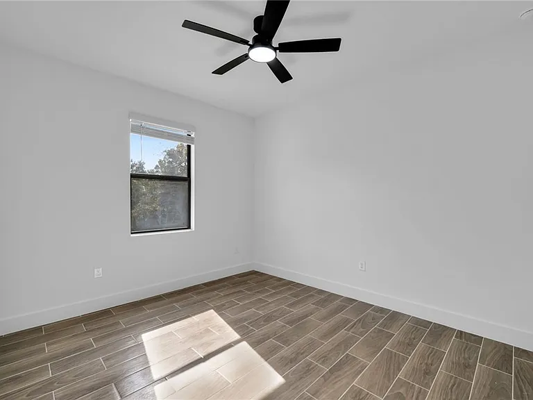 330 Gordon Ave S — Photo 21