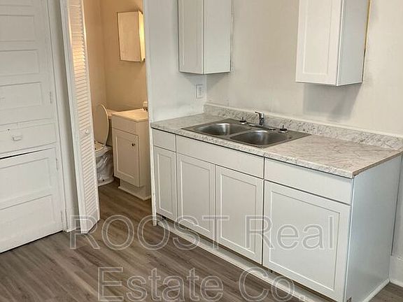 5th image of 24 Lucerne Ave