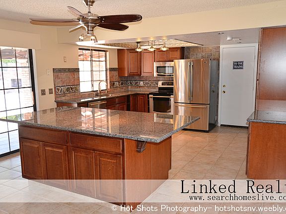 5th image of 2951 E Serene Ave