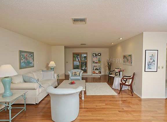 5th image of 5451 Golf Pointe Dr
