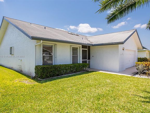 3rd image of 3763 Da Vinci Cir
