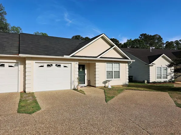 105 Lake Eagle Dr, Thomasville, GA 31792