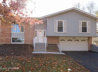 3101 Edgewood Pkwy, Woodridge, IL 60517